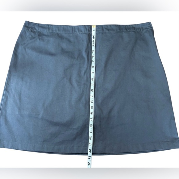 NWOT, Lands' End, Chic Plus-Size Short Skirt, 22W, Gray - Picture 5 of 9